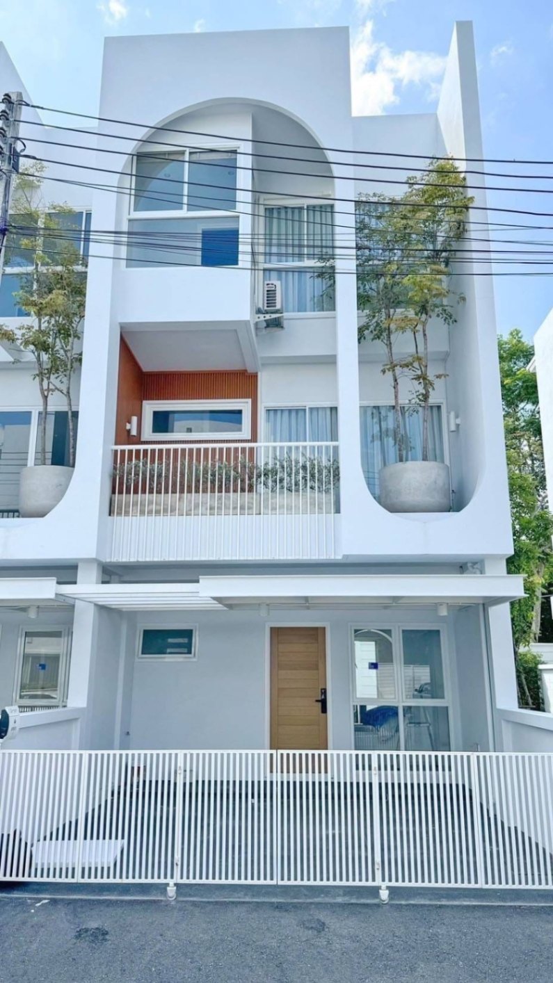 Monotown 3 - San Phi Suea - Image 1