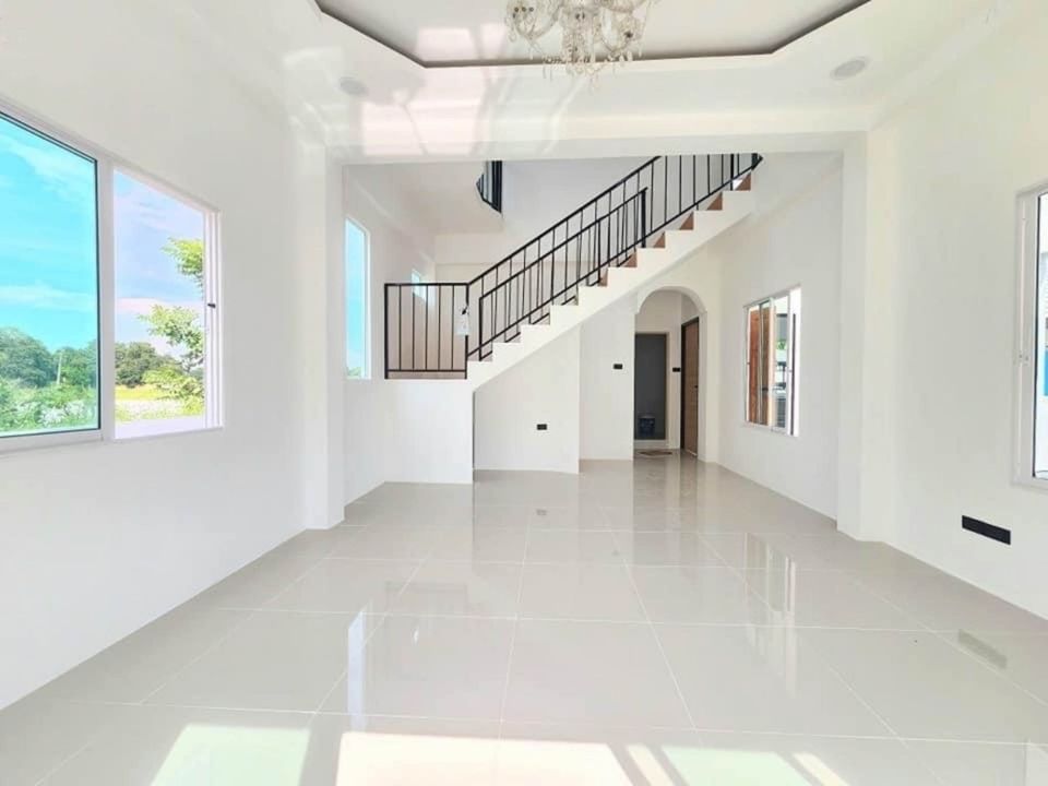 4 Bedroom House For Sale in San Phisuea, Mueang Chiang Mai, Chiang Mai - Image 2