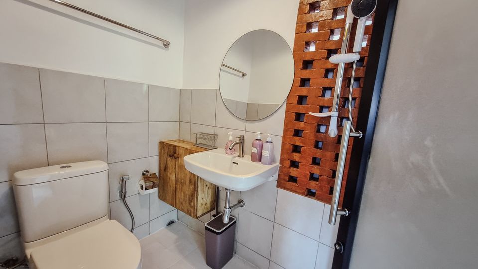 6 Bedroom House  in Chang Khlan, Mueang Chiang Mai, Chiang Mai - Image 17