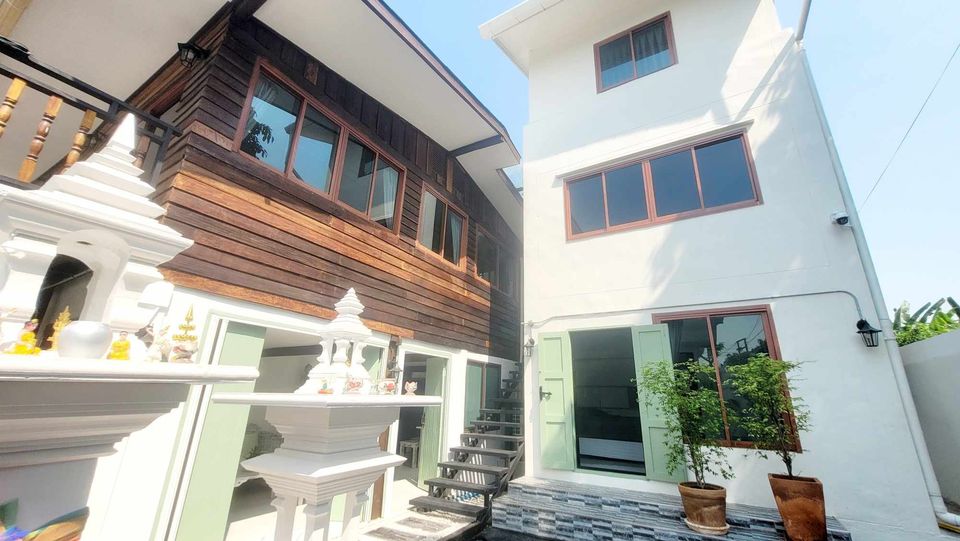 6 Bedroom House  in Chang Khlan, Mueang Chiang Mai, Chiang Mai - Image 1