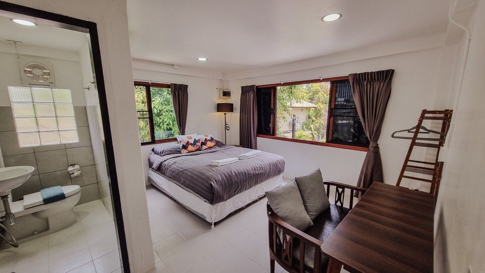 6 Bedroom House  in Chang Khlan, Mueang Chiang Mai, Chiang Mai - Image 30