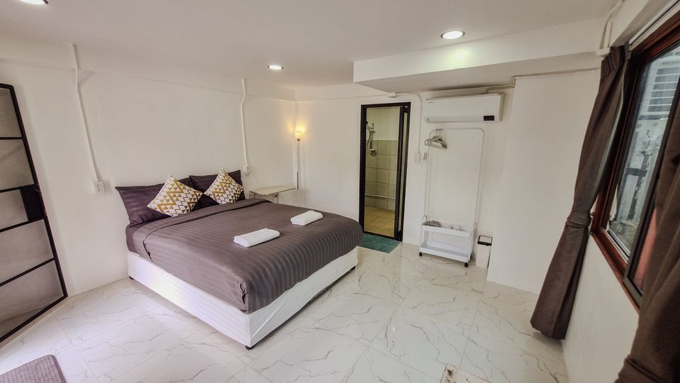 6 Bedroom House  in Chang Khlan, Mueang Chiang Mai, Chiang Mai - Image 21