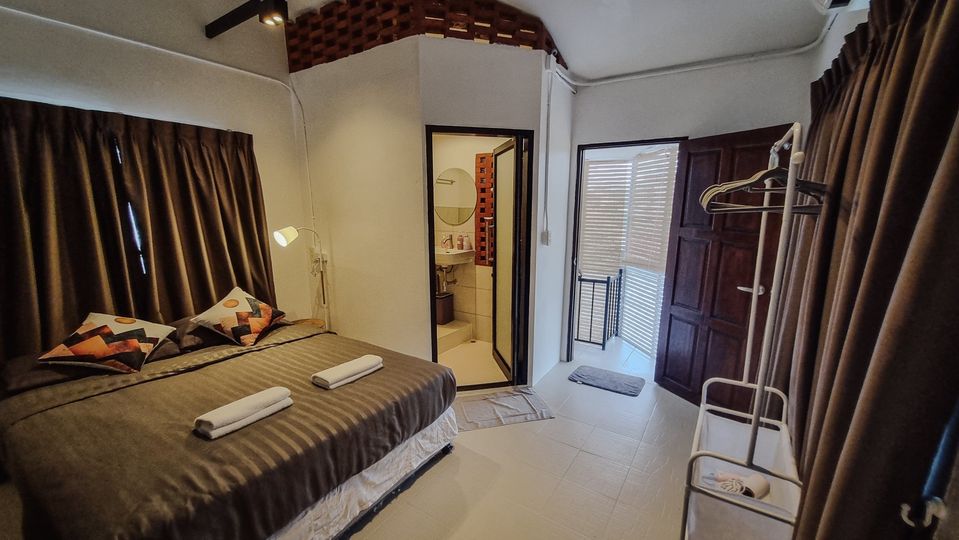 6 Bedroom House  in Chang Khlan, Mueang Chiang Mai, Chiang Mai - Image 31