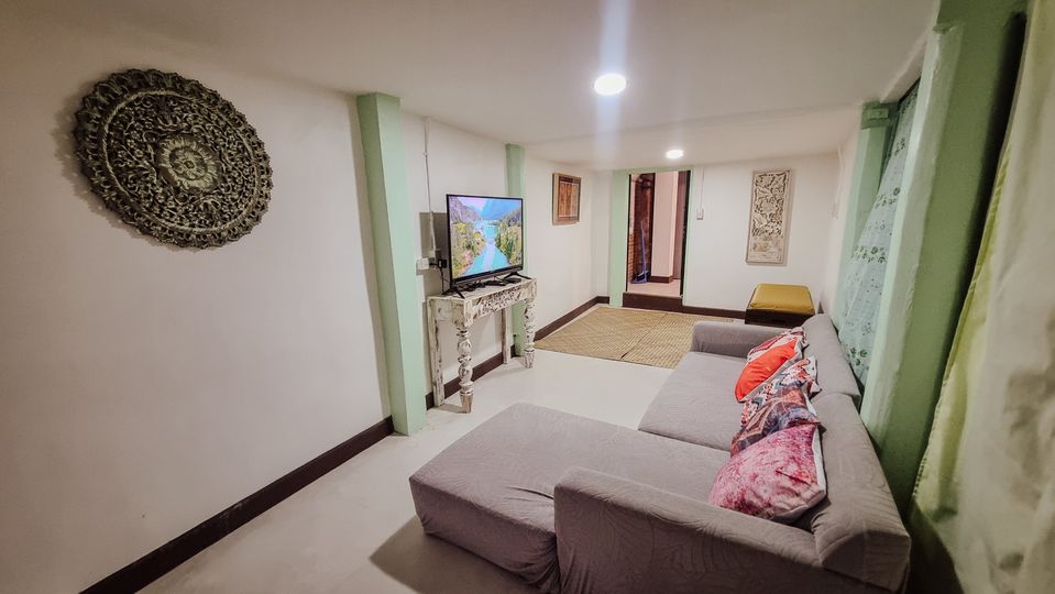 6 Bedroom House  in Chang Khlan, Mueang Chiang Mai, Chiang Mai - Image 11