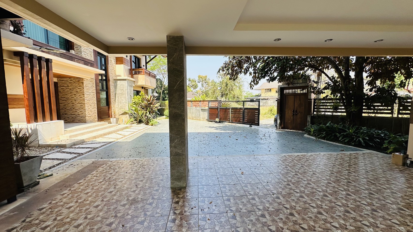 5 Bedroom House For Sale in San Phisuea, Mueang Chiang Mai, Chiang Mai - Image 9