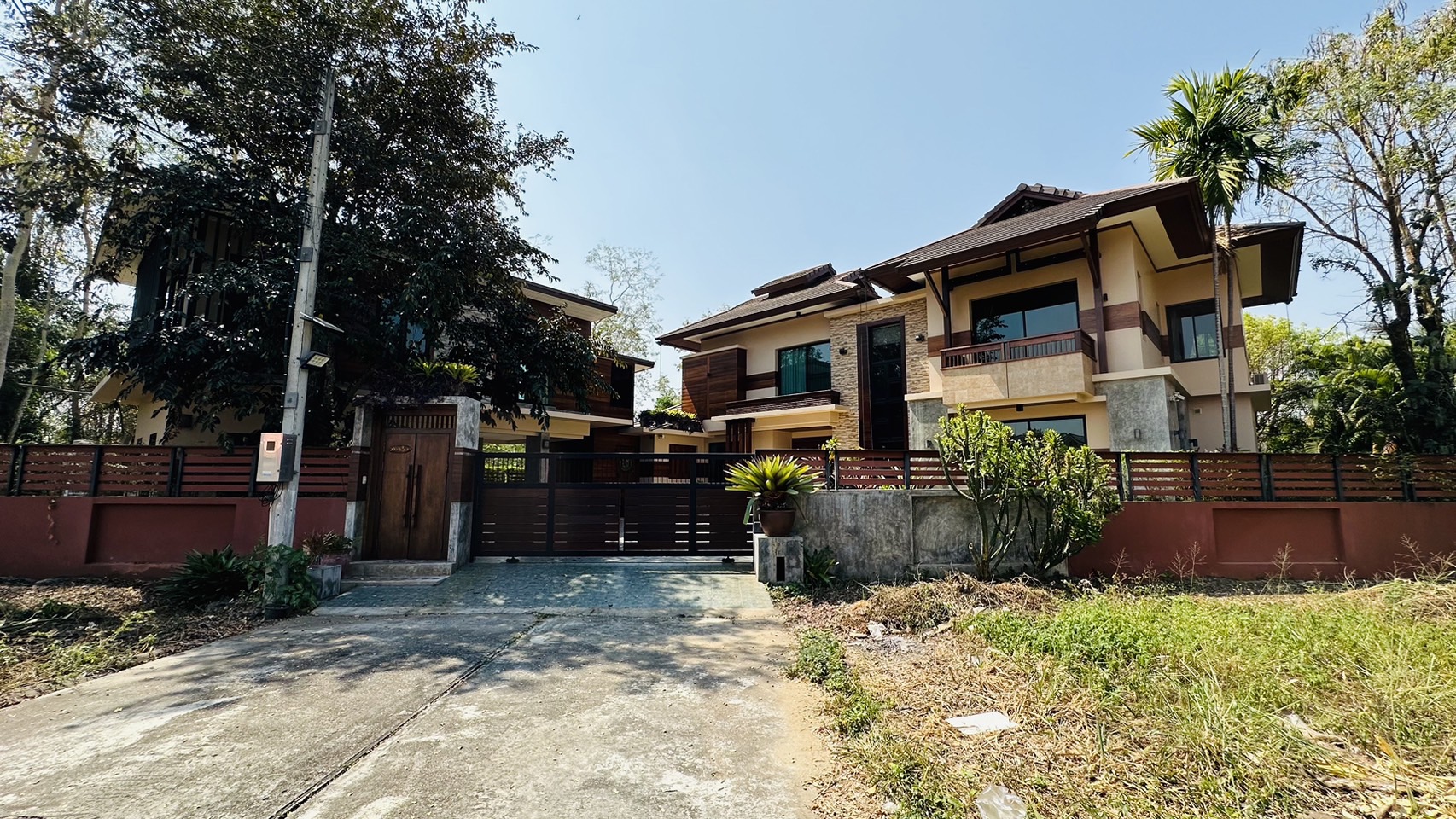 5 Bedroom House For Sale in San Phisuea, Mueang Chiang Mai, Chiang Mai - Image 1