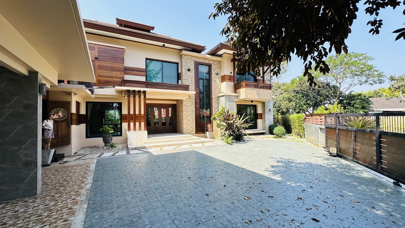 5 Bedroom House For Sale in San Phisuea, Mueang Chiang Mai, Chiang Mai - Image 7