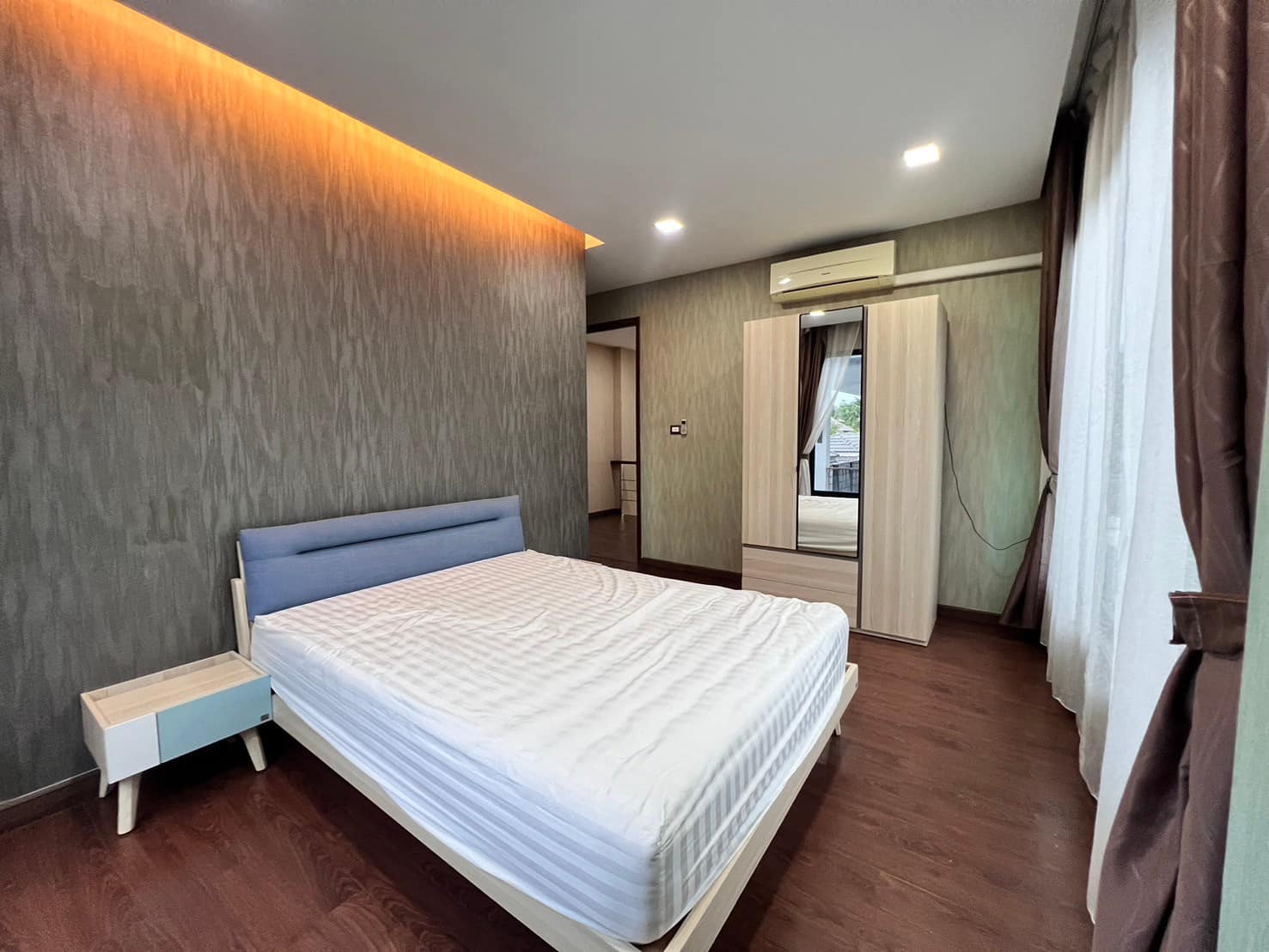 3 卧室 独立房屋  在  - Image 5