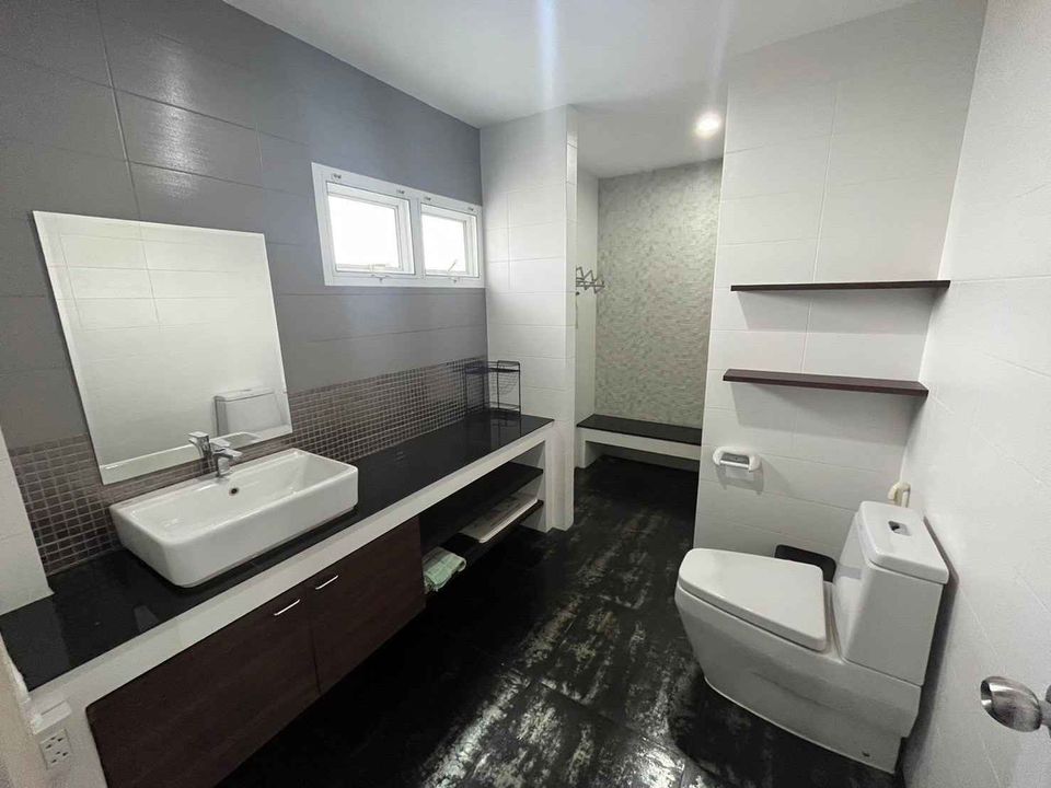 3 卧室 独立房屋  在  - Image 10