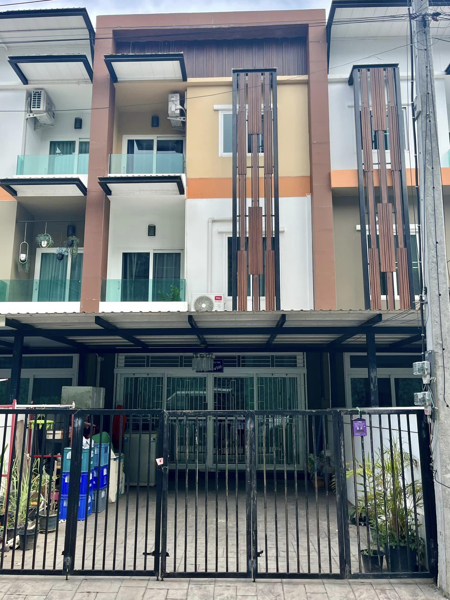 4 卧室 联排别墅  在  - Image 1