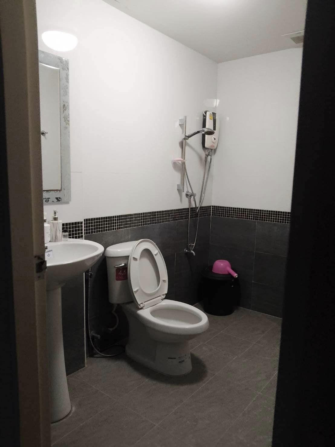 4 卧室 联排别墅  在  - Image 9