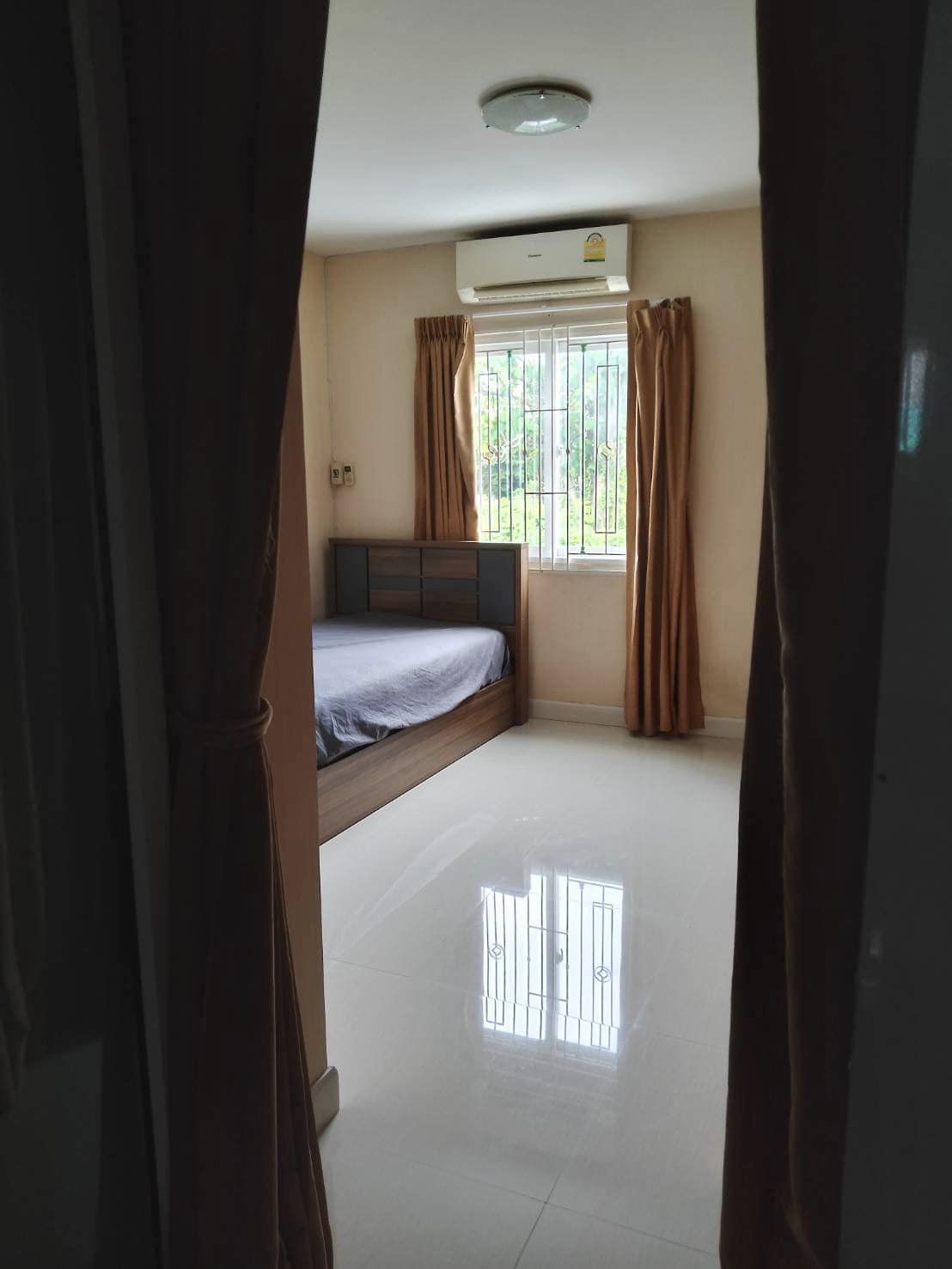 4 卧室 联排别墅  在  - Image 12