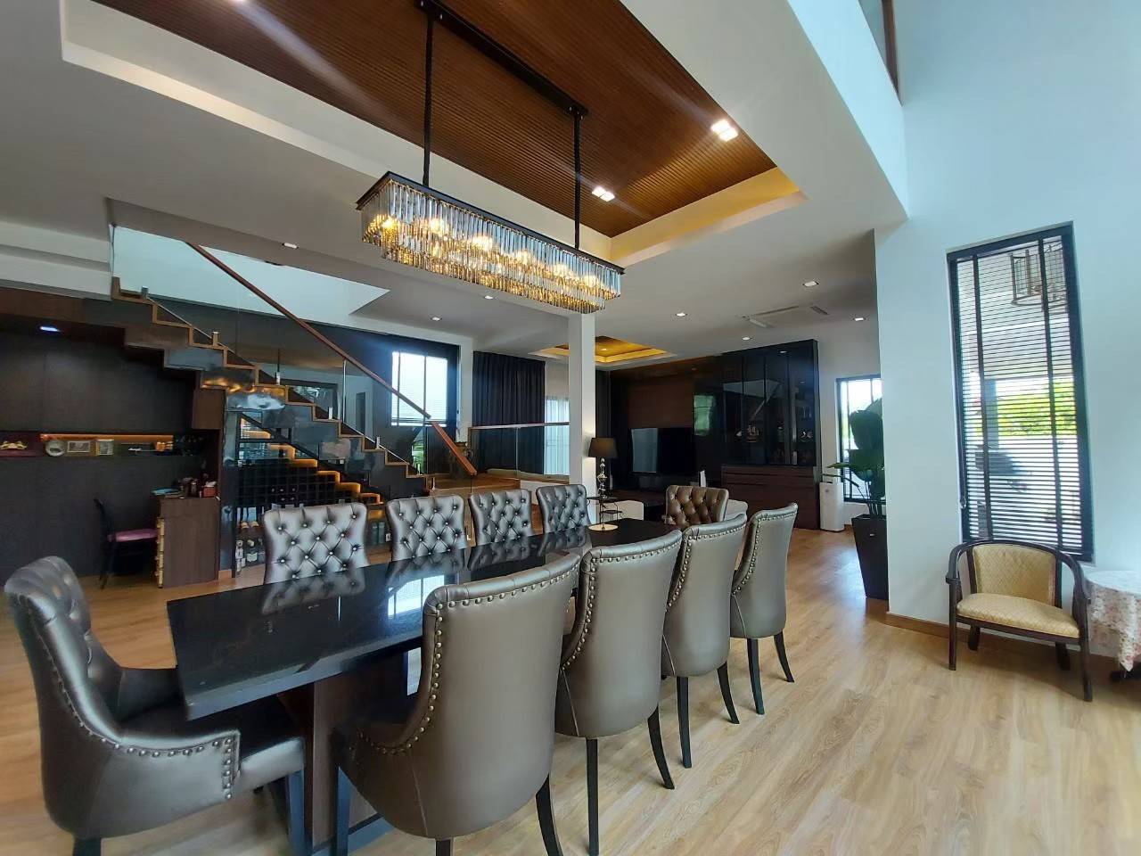 9 Bedroom House For Sale in San Phisuea, Mueang Chiang Mai, Chiang Mai - Image 7