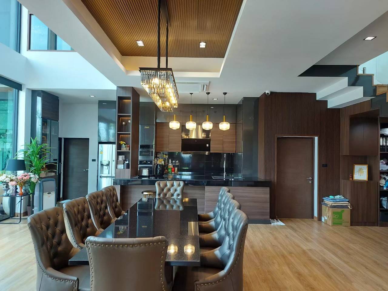 9 Bedroom House For Sale in San Phisuea, Mueang Chiang Mai, Chiang Mai - Image 4