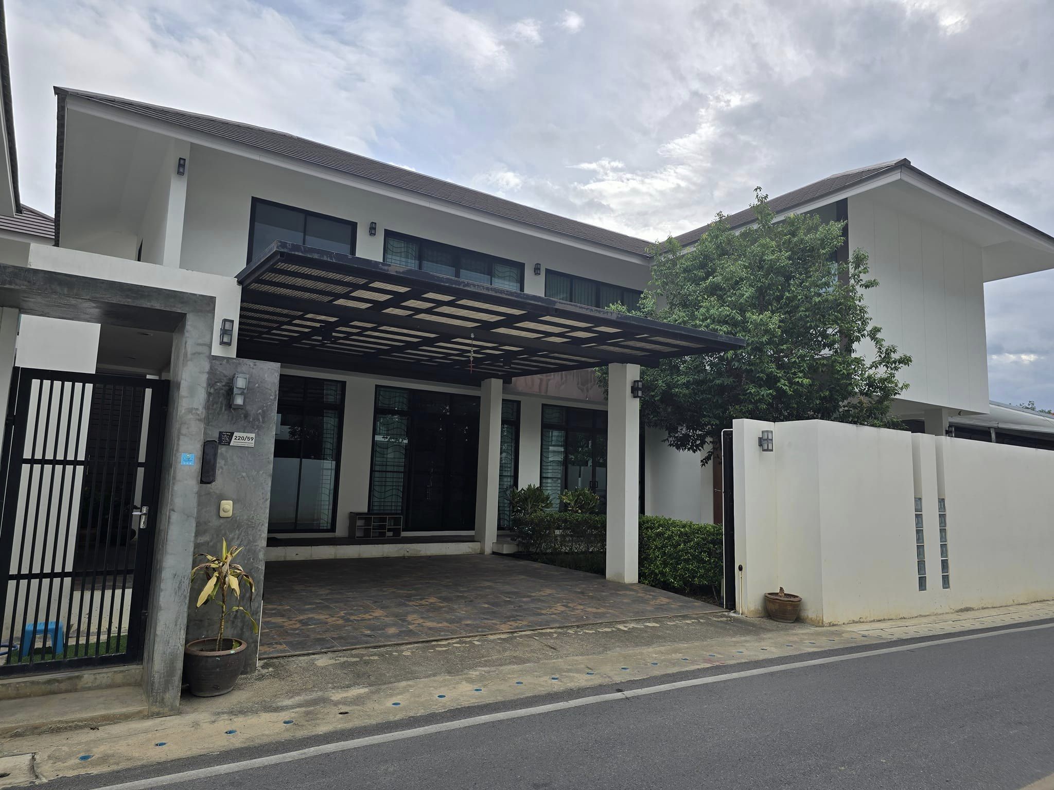 4 Bedroom House For Sale in Pa Daet, Mueang Chiang Mai, Chiang Mai - Image 1