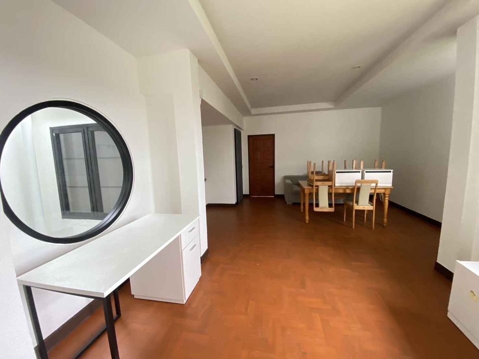 4 卧室 独立房屋  在  - Image 3