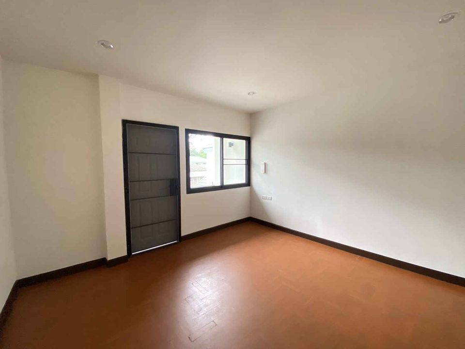 4 卧室 独立房屋  在  - Image 8