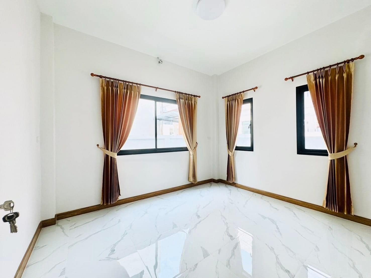 4 Bedroom House For Sale in Mae Hia, Mueang Chiang Mai, Chiang Mai - Image 9