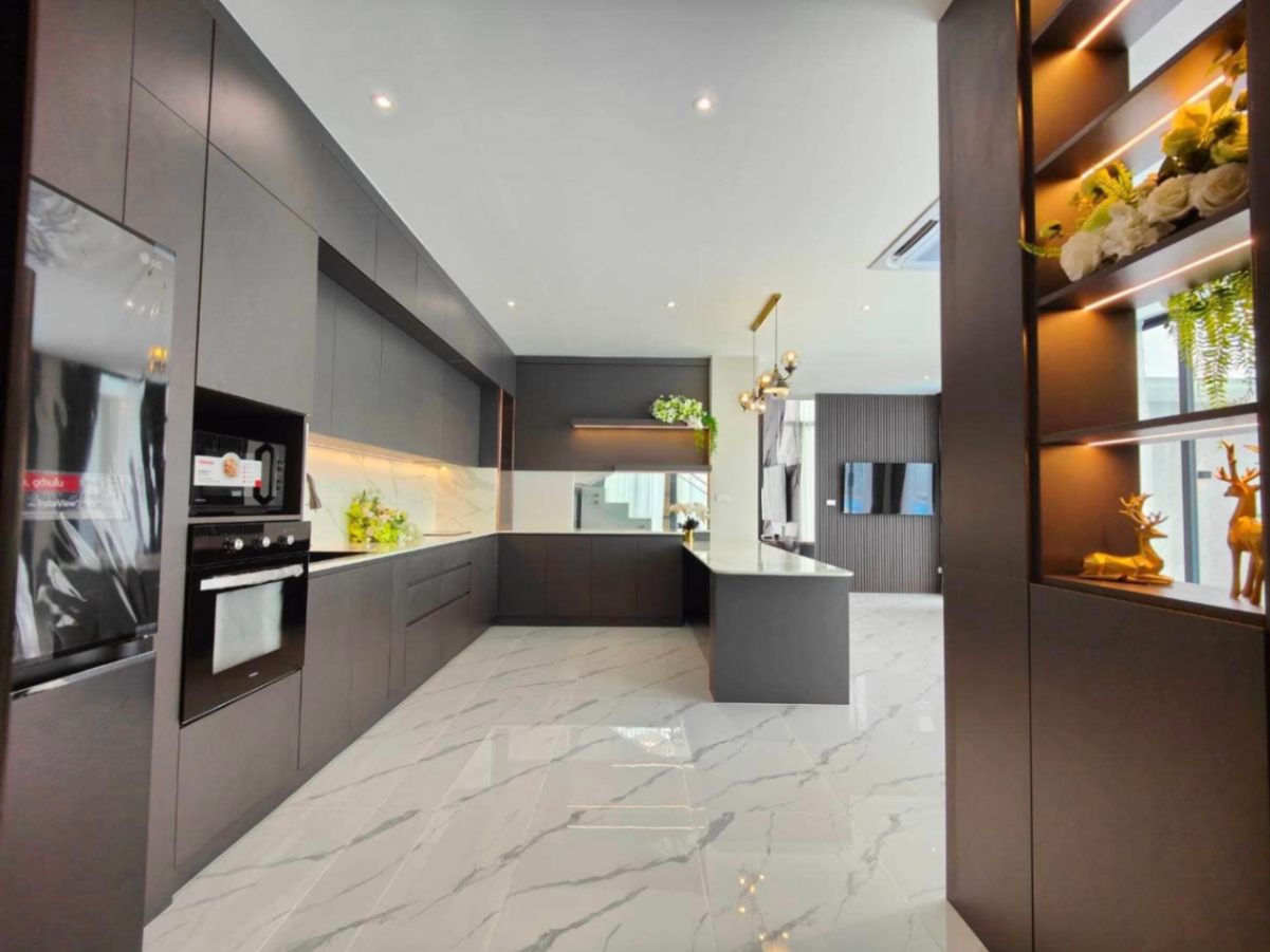4 Bedroom House For Sale in Mae Hia, Mueang Chiang Mai, Chiang Mai - Image 4