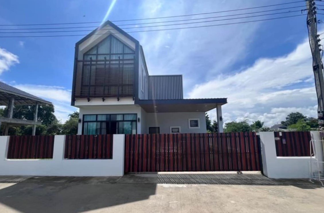 4 Bedroom House For Sale in Mae Hia, Mueang Chiang Mai, Chiang Mai - Image 1