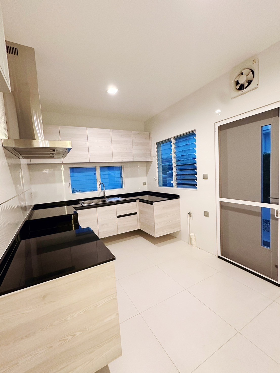 6 Bedroom House For Sale in Mae Hia, Mueang Chiang Mai, Chiang Mai - Image 27