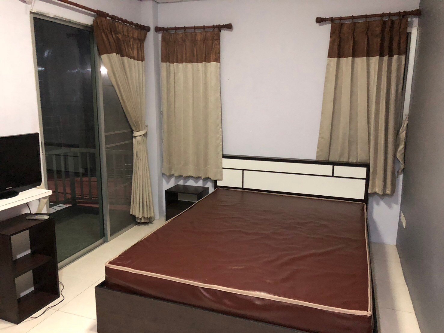 7 Bedroom Townhouse For Sale in Pa Daet, Mueang Chiang Mai, Chiang Mai - Image 2