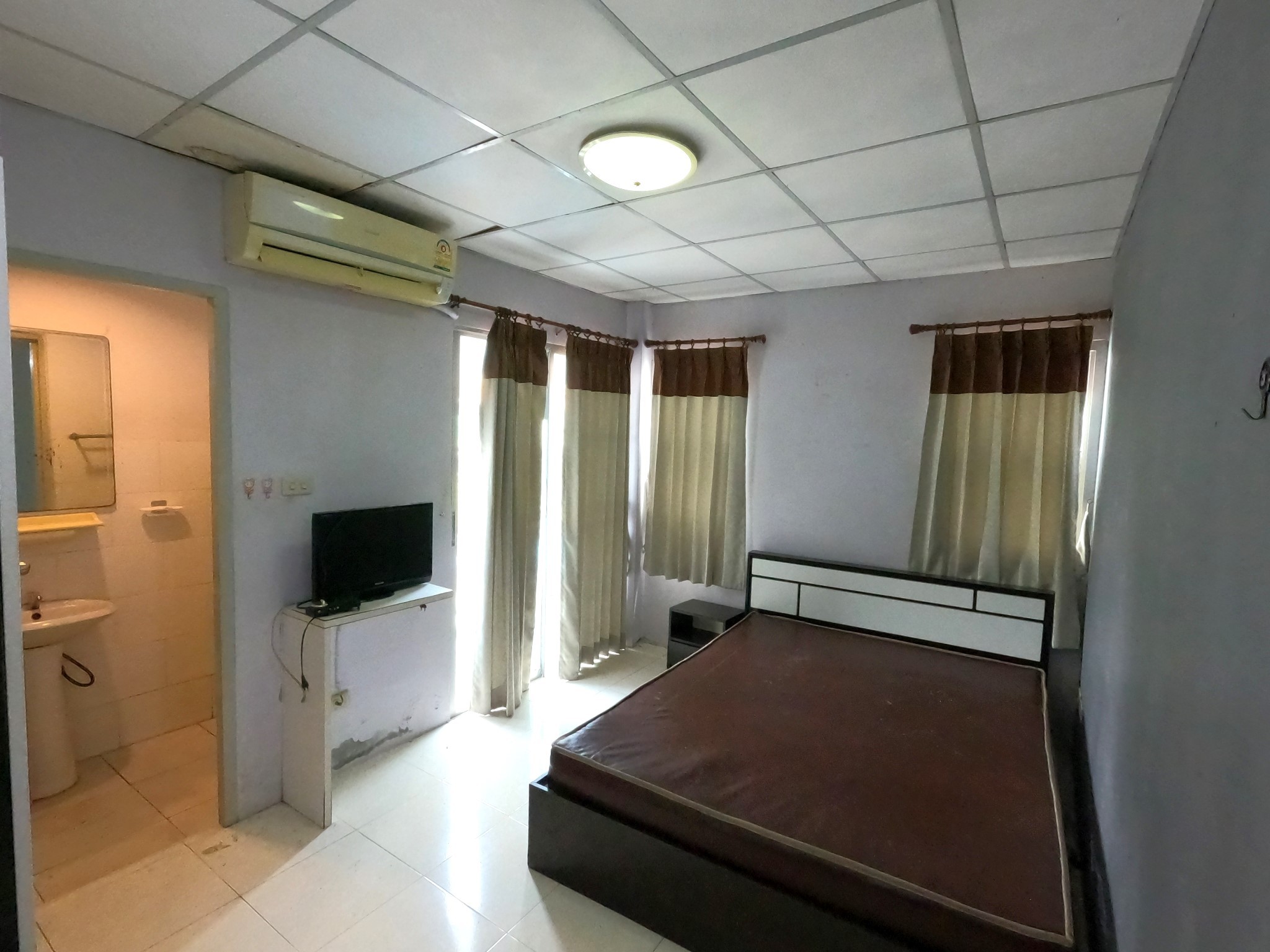 7 Bedroom Townhouse For Sale in Pa Daet, Mueang Chiang Mai, Chiang Mai - Image 9