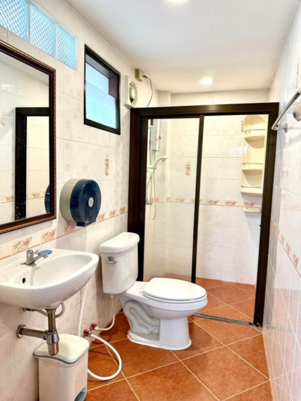 6 Bedroom House  in Pa Daet, Mueang Chiang Mai, Chiang Mai - Image 18