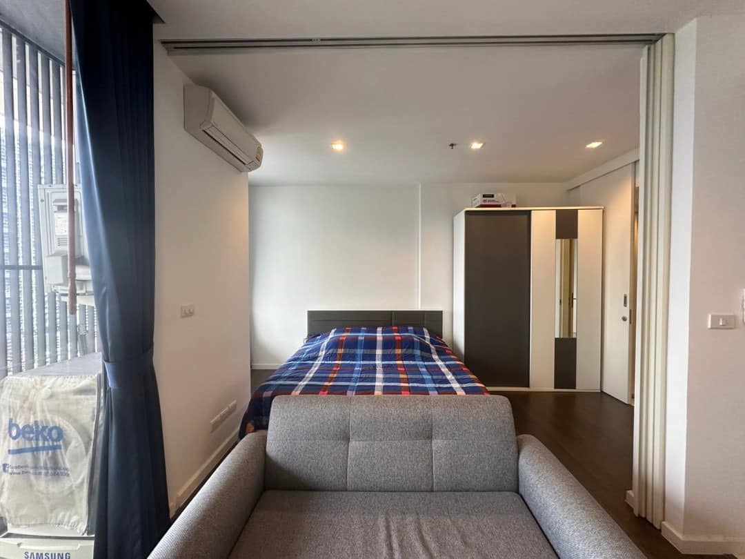 1 Bedroom Condo For Sale in Thung Mahamek, Sathon, Bangkok - Image 1