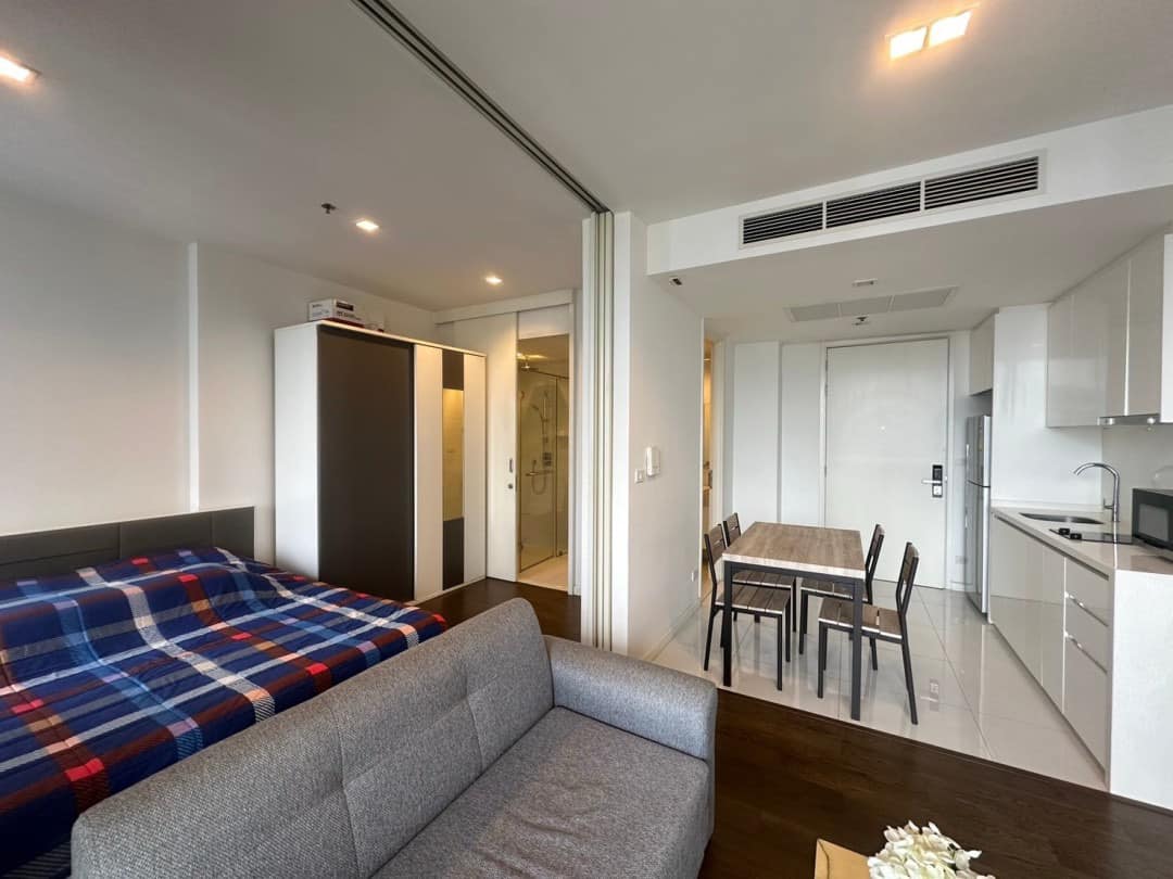 1 Bedroom Condo For Sale in Thung Mahamek, Sathon, Bangkok - Image 7