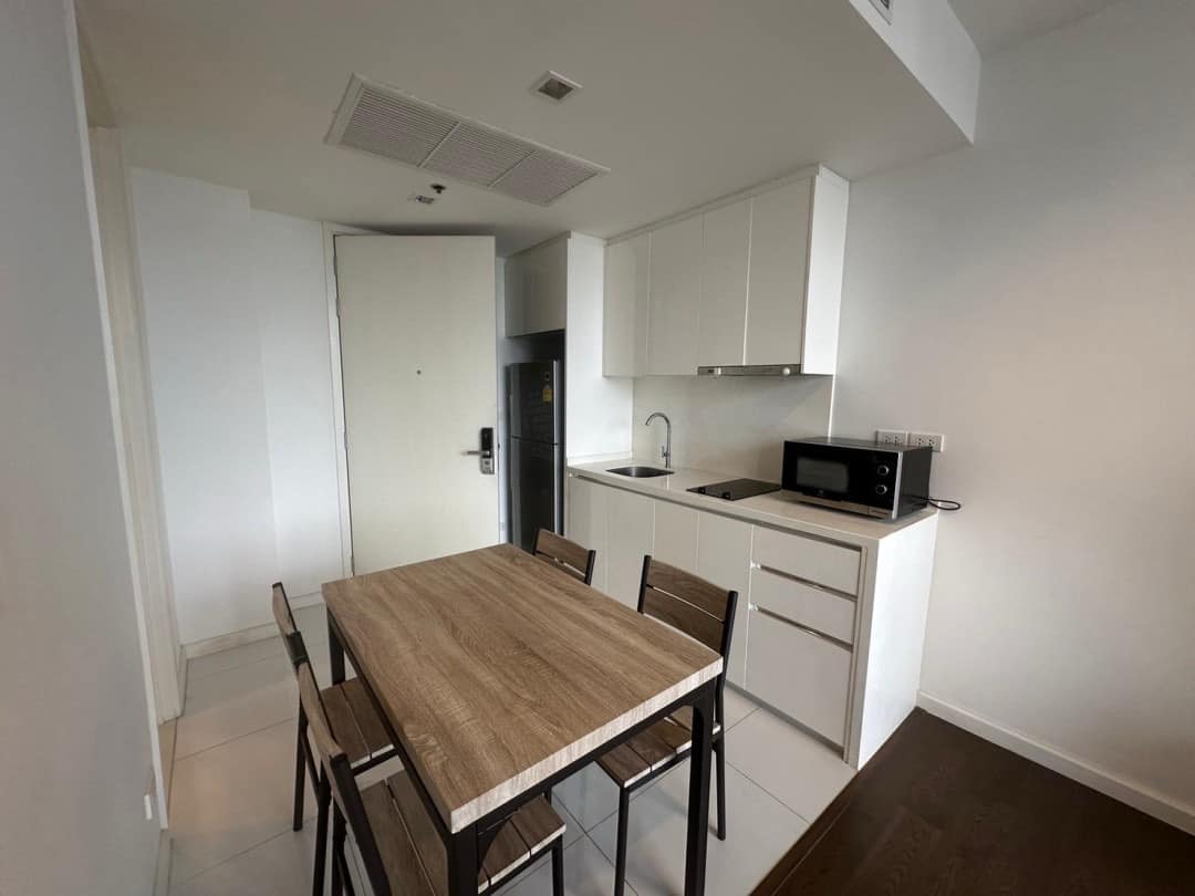 1 Bedroom Condo For Sale in Thung Mahamek, Sathon, Bangkok - Image 3