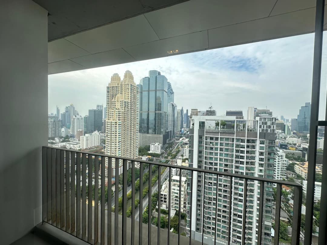 1 Bedroom Condo For Sale in Thung Mahamek, Sathon, Bangkok - Image 6