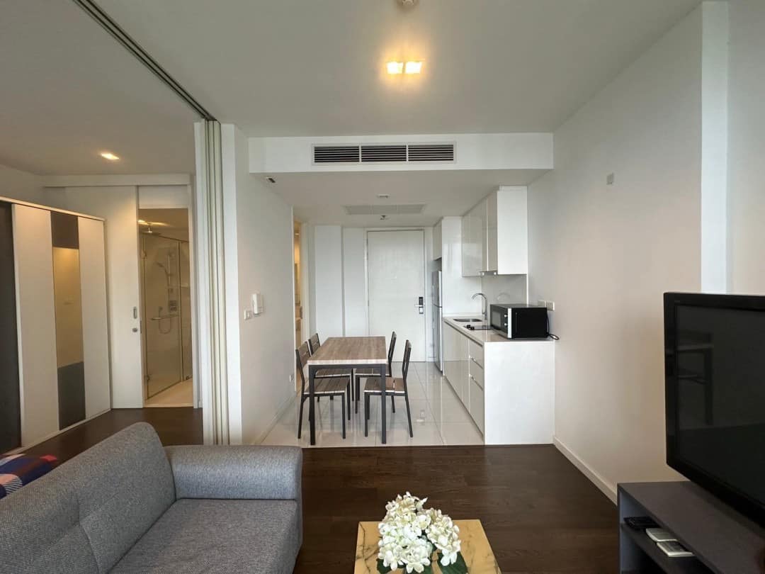 1 Bedroom Condo For Sale in Thung Mahamek, Sathon, Bangkok - Image 2