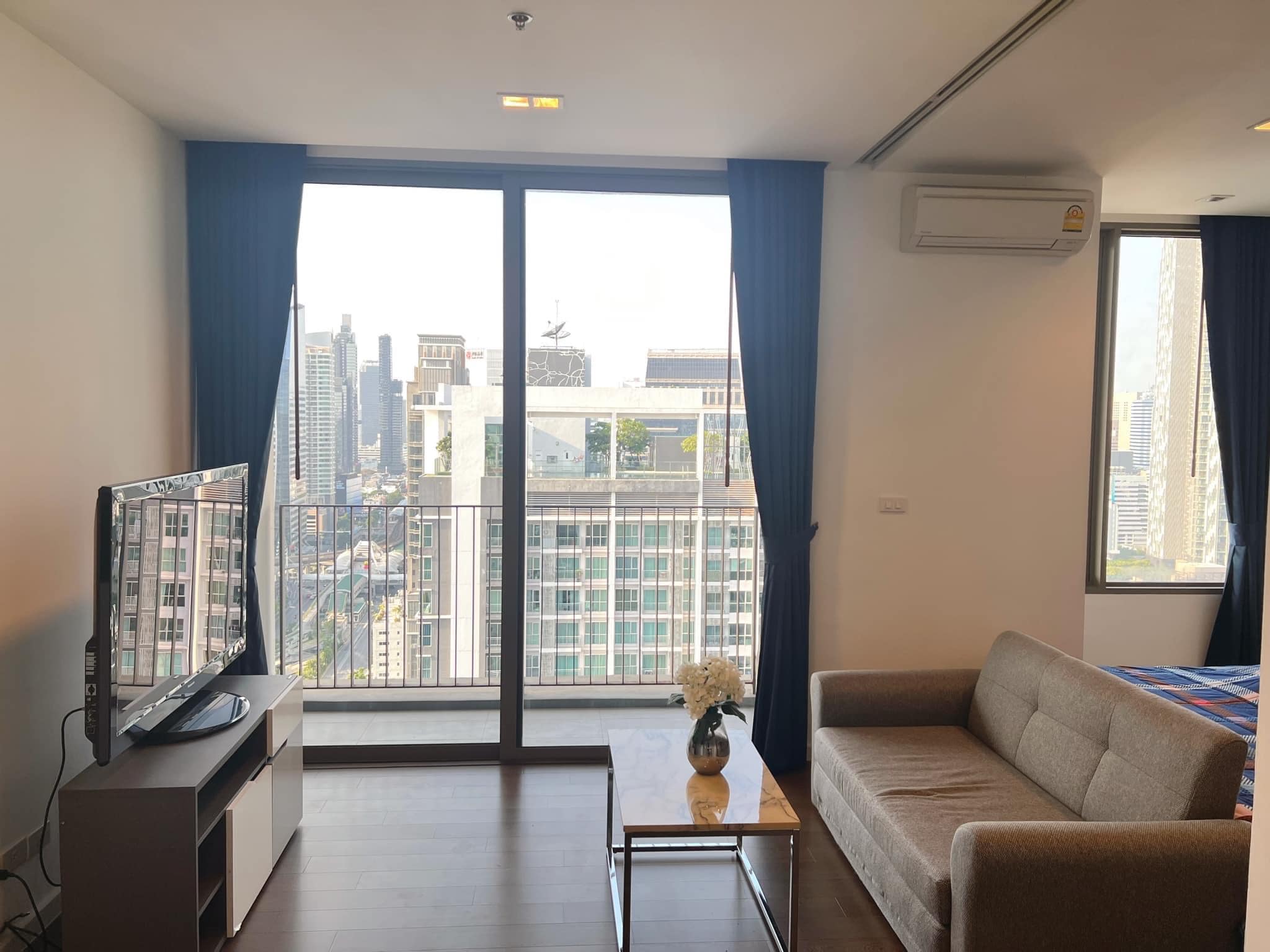 1 Bedroom Condo For Sale in Thung Mahamek, Sathon, Bangkok - Image 4
