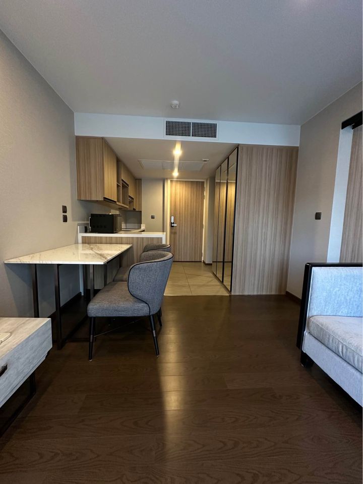 Na Vara Residence - Image 4
