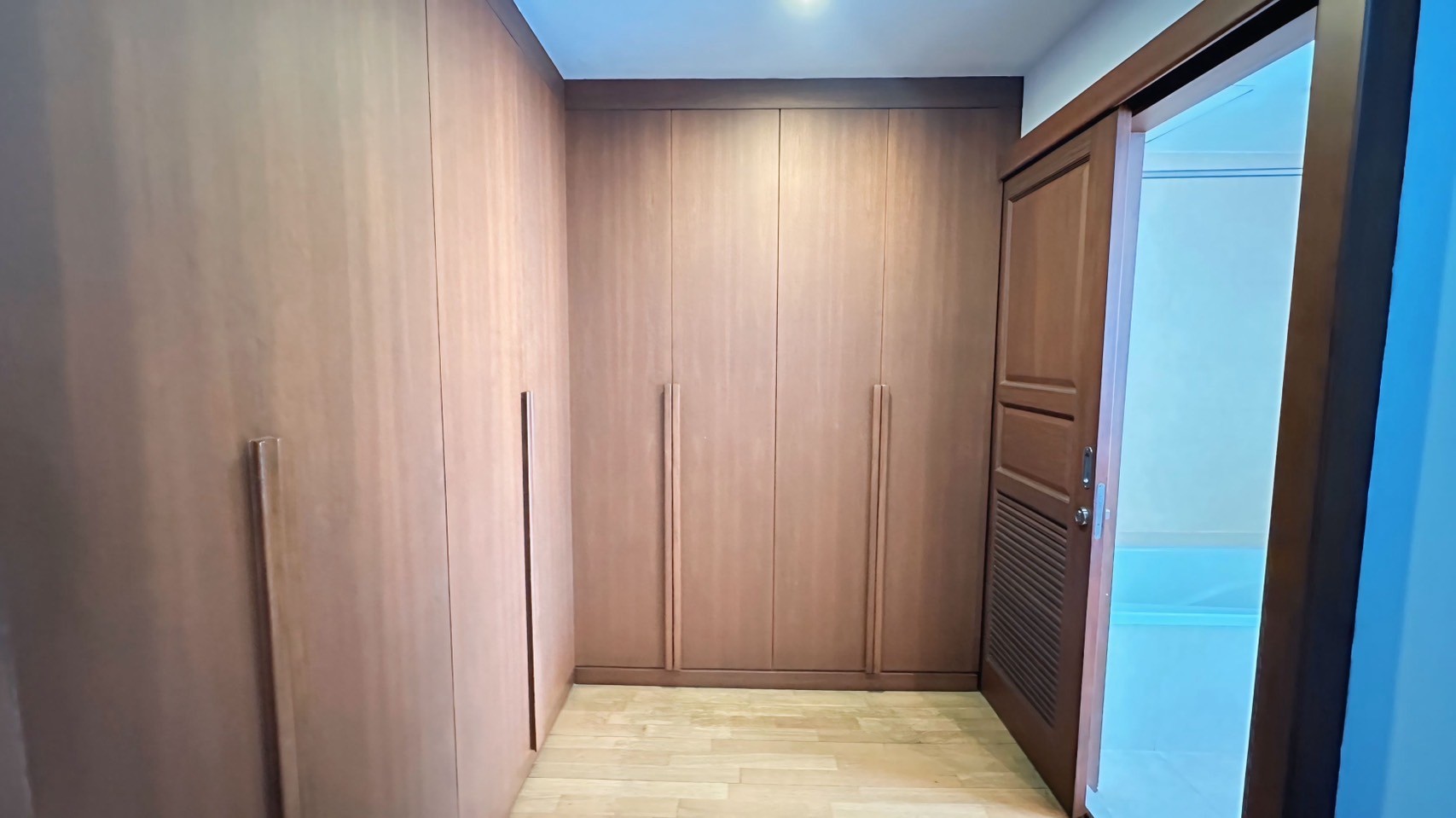 2 Bedroom Condo For Sale in Khlong Toei, Khlong Toei, Bangkok - Image 8