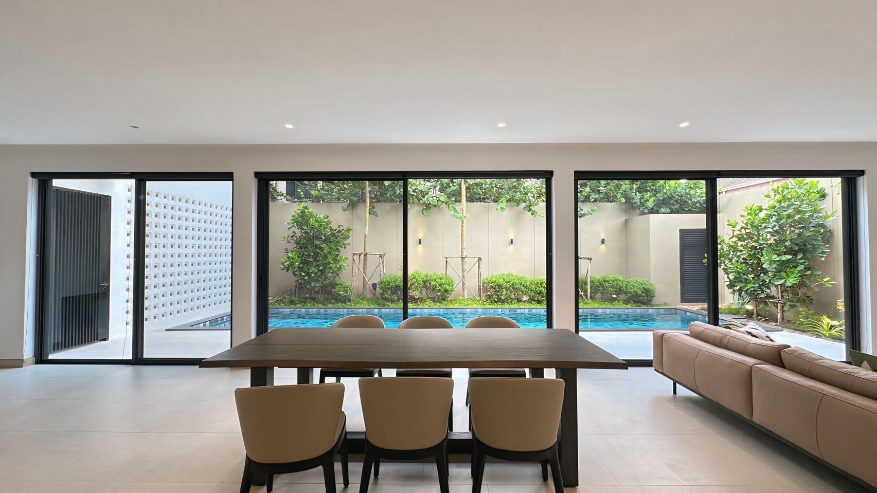 4 Bedroom House  in Phra Khanong Nuea, Vadhana, Bangkok - Image 4