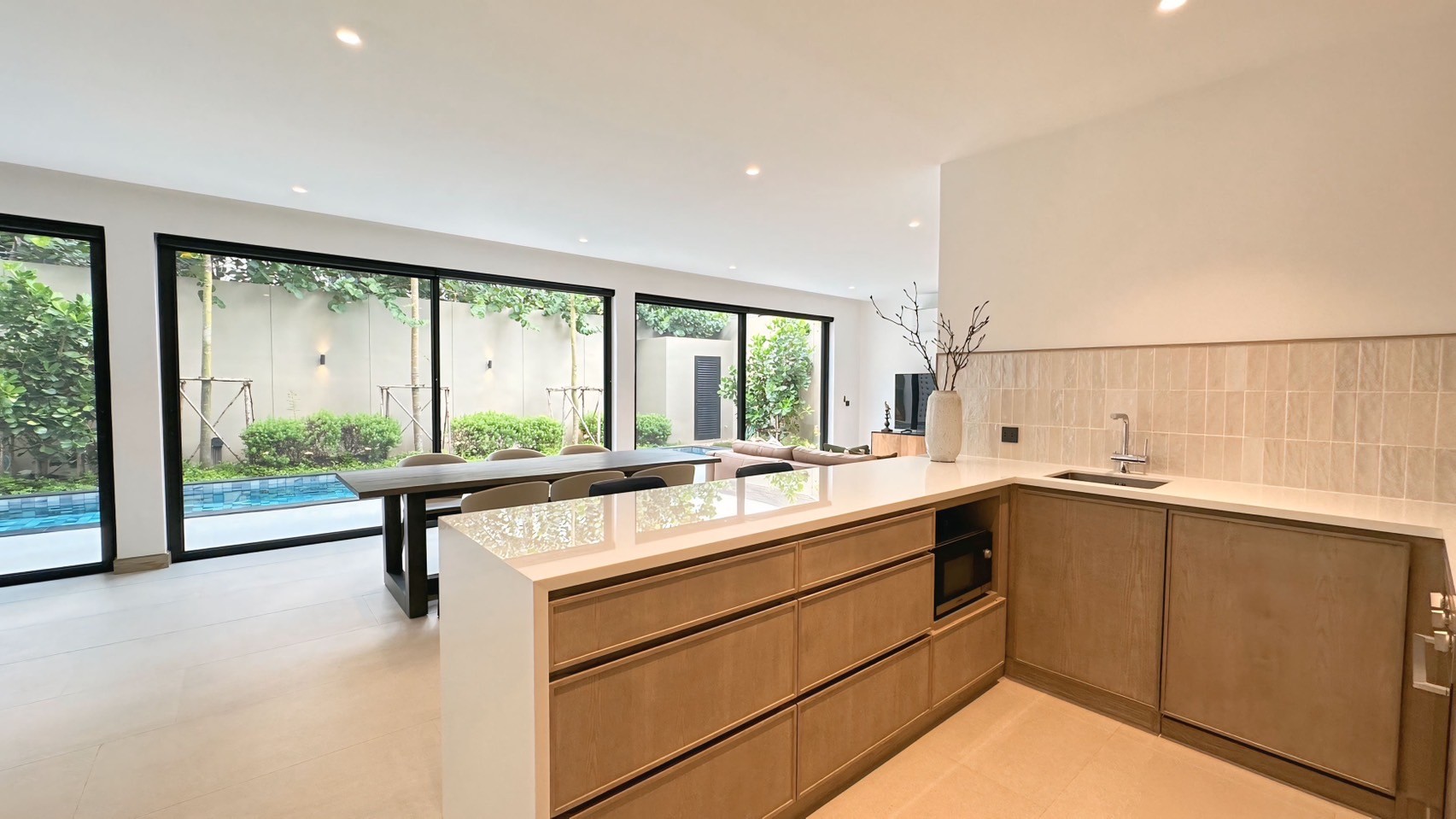 4 Bedroom House  in Phra Khanong Nuea, Vadhana, Bangkok - Image 5