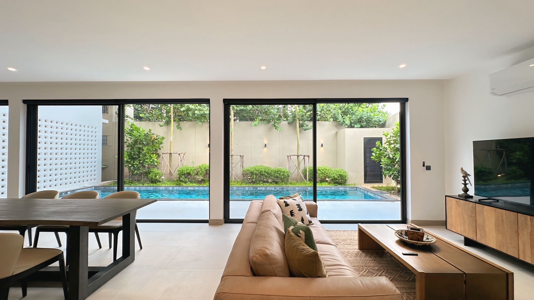 4 Bedroom House  in Phra Khanong Nuea, Vadhana, Bangkok - Image 1