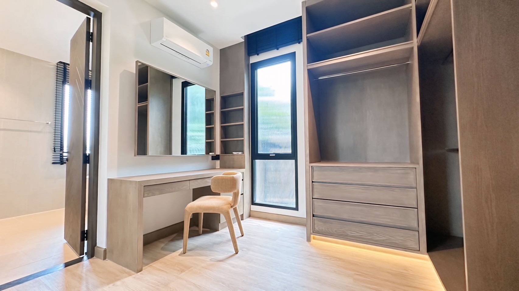 4 Bedroom House  in Phra Khanong Nuea, Vadhana, Bangkok - Image 22