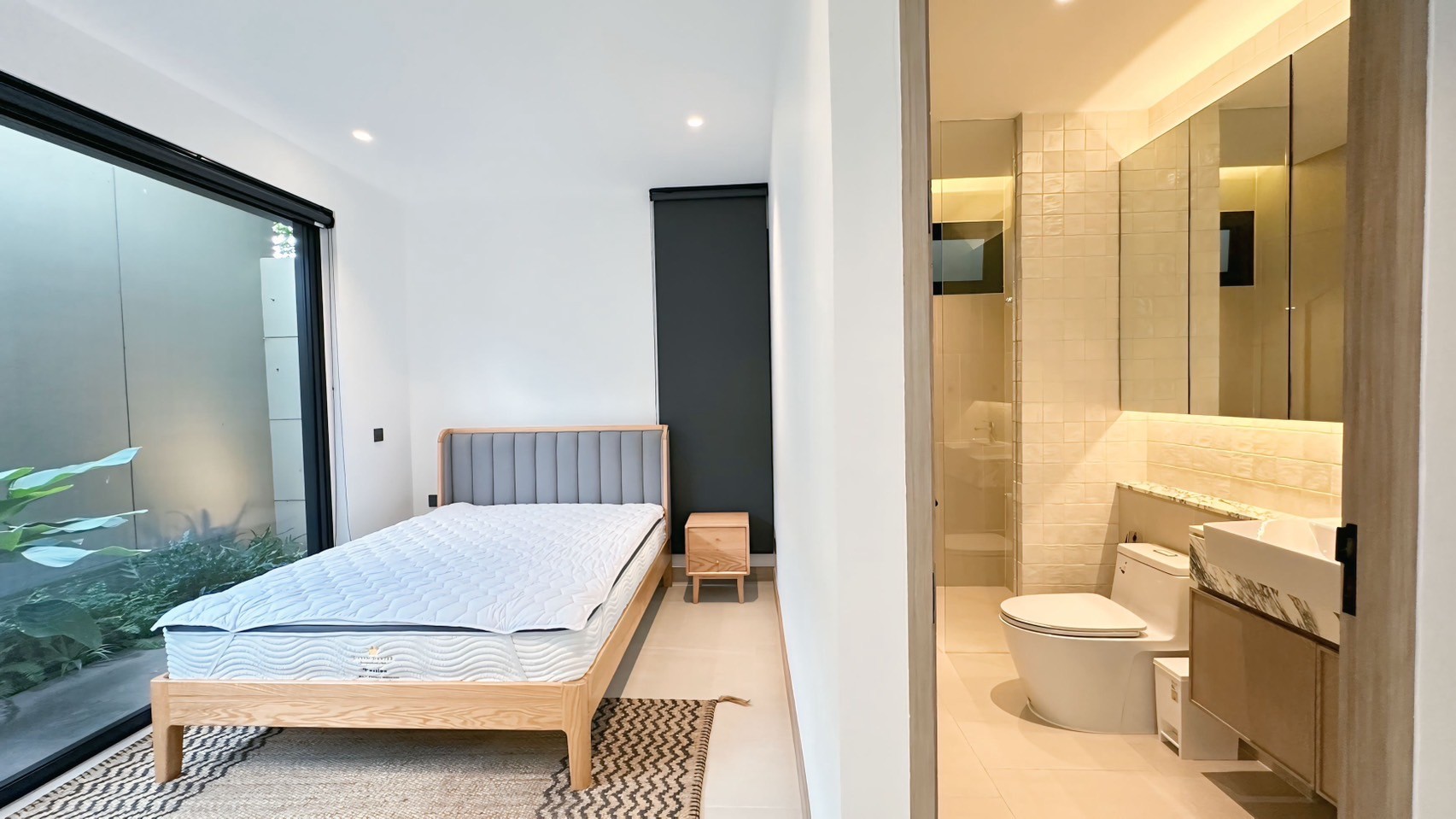 4 Bedroom House  in Phra Khanong Nuea, Vadhana, Bangkok - Image 9