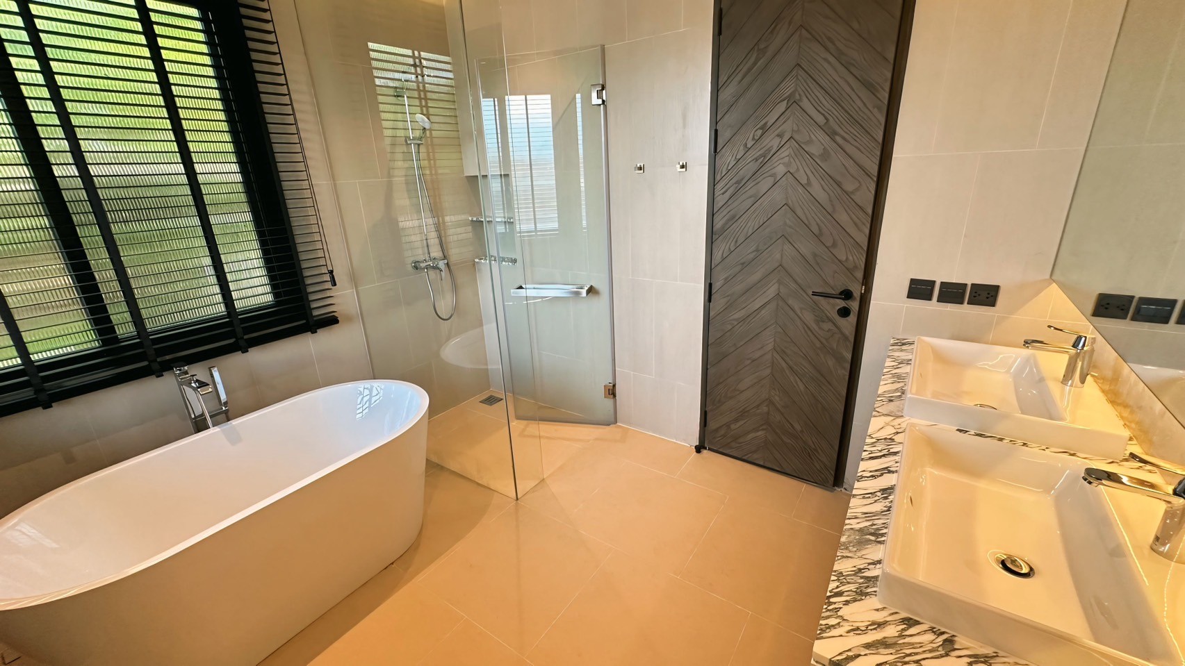 4 Bedroom House  in Phra Khanong Nuea, Vadhana, Bangkok - Image 24