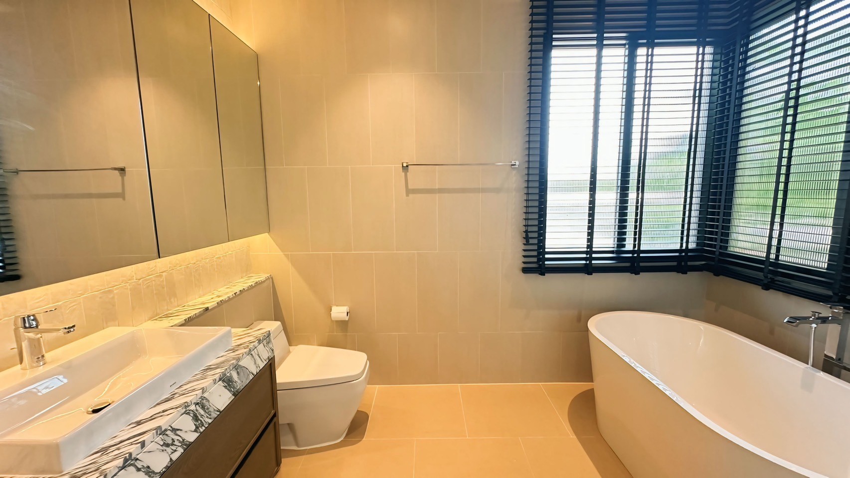 4 Bedroom House  in Phra Khanong Nuea, Vadhana, Bangkok - Image 25