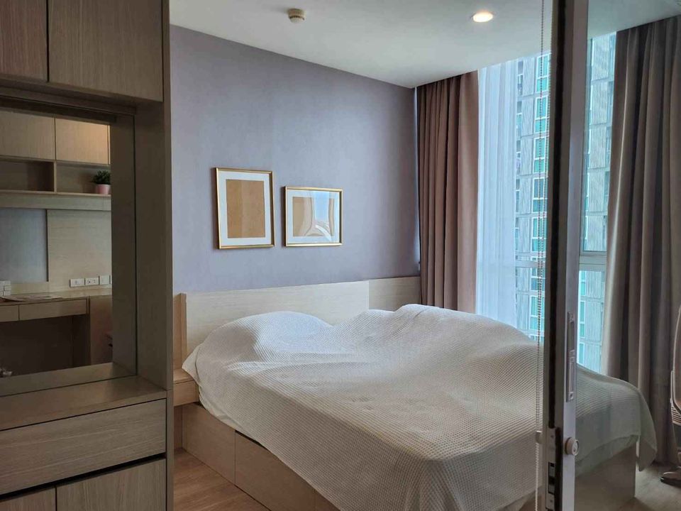 1 Bedroom Condo For Sale in Huai Khwang, Huai Khwang, Bangkok - Image 1