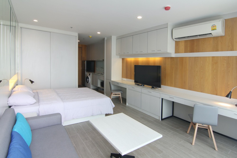 Noble Revo Silom - Image 2