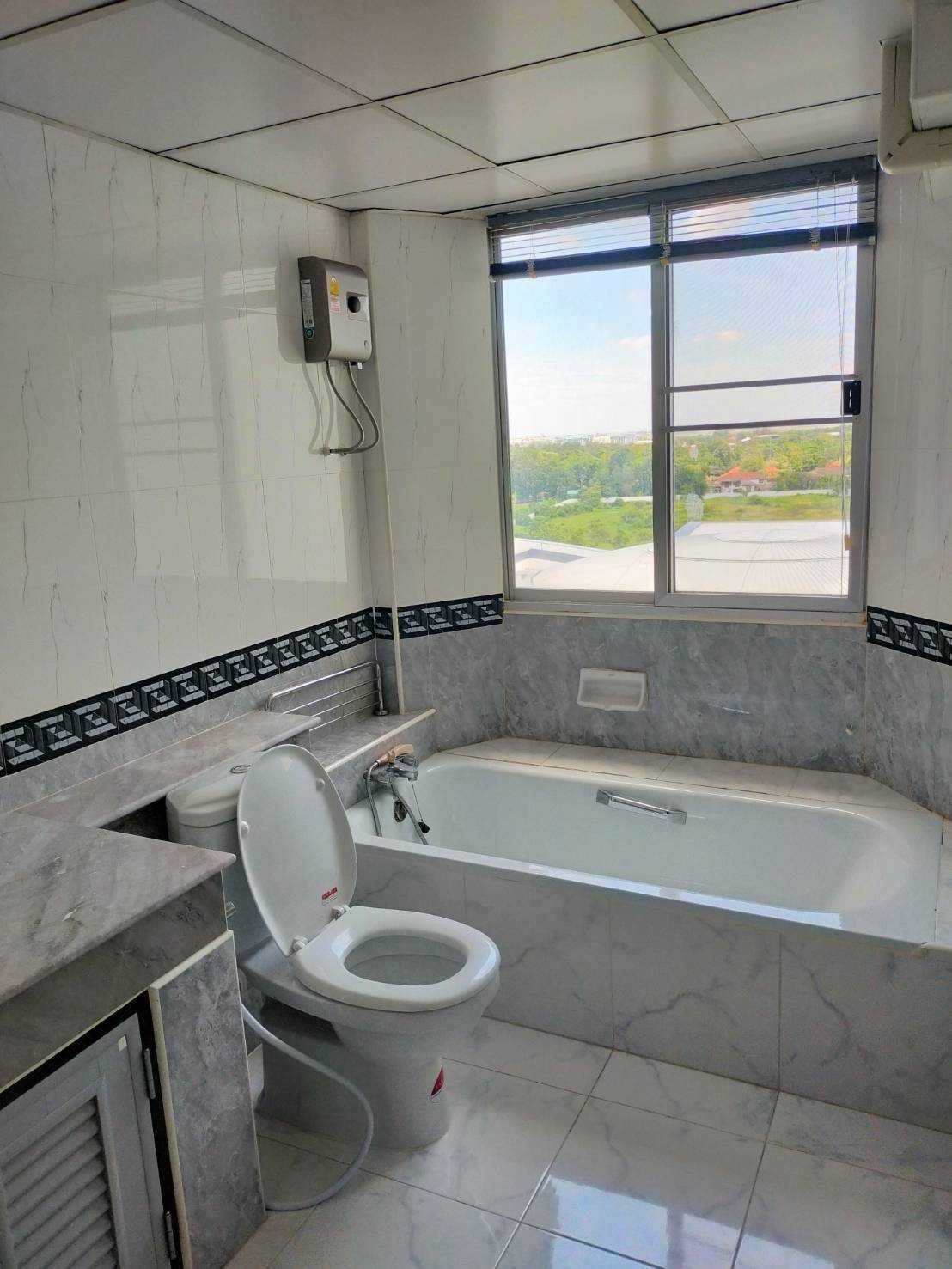 2 Bedroom Condo For Sale in Bang Chalong, Bang Phli, Samut Prakan - Image 9