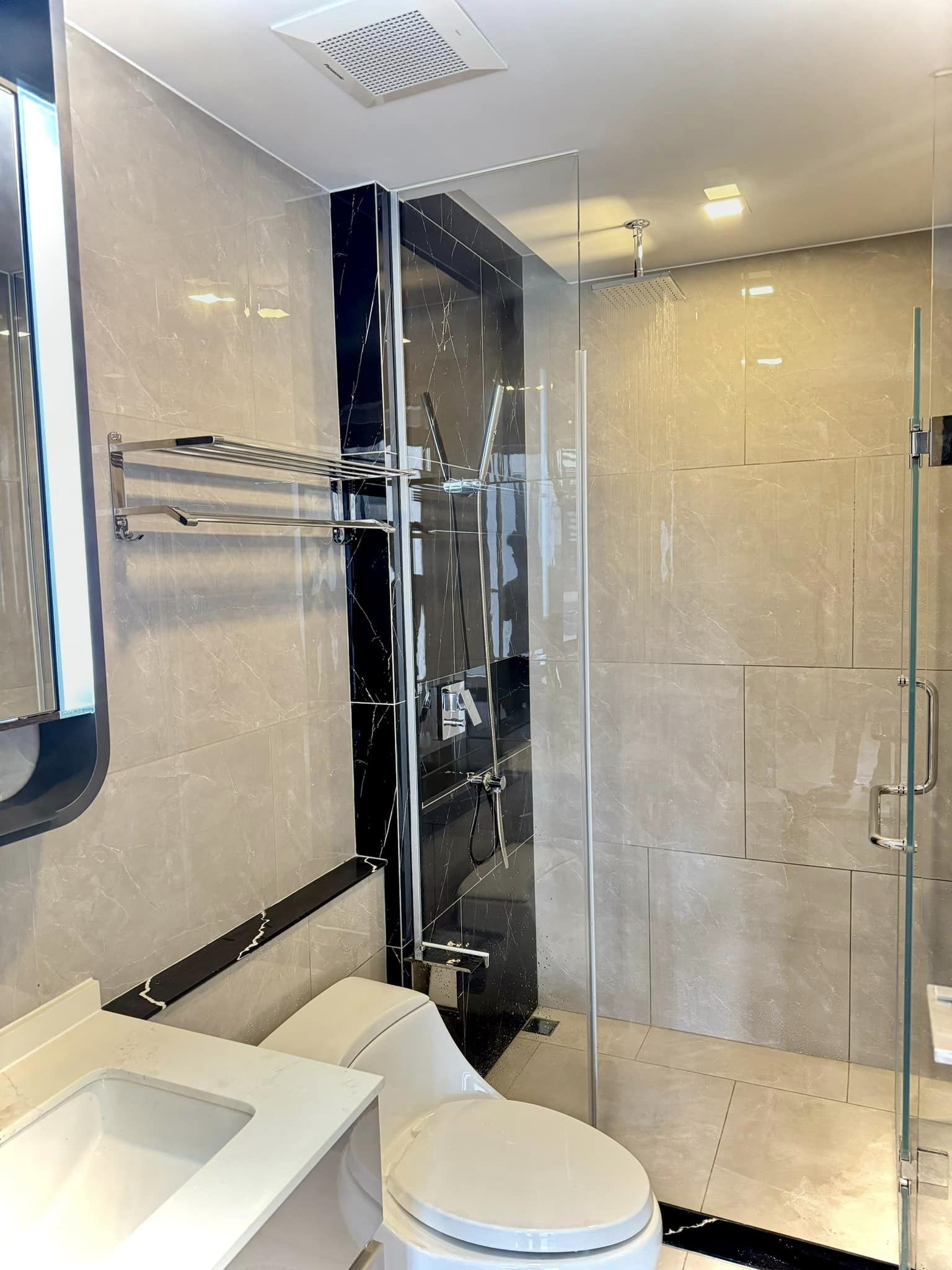 1 Bedroom Condo For Sale in Huai Khwang, Huai Khwang, Bangkok - Image 4