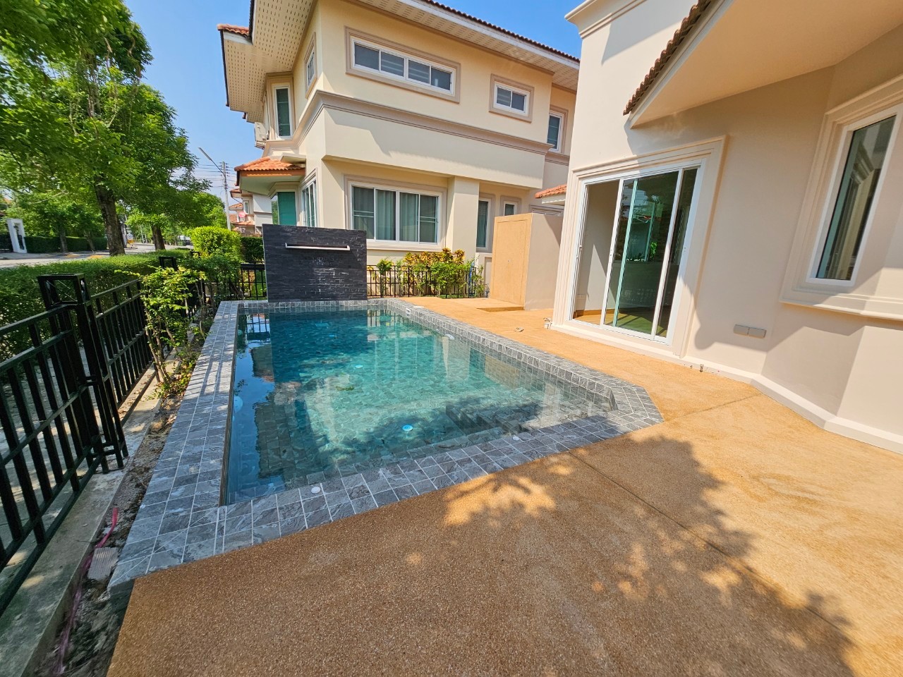3 Bedroom House For Sale in Chai Sathan, Saraphi, Chiang Mai - Image 2
