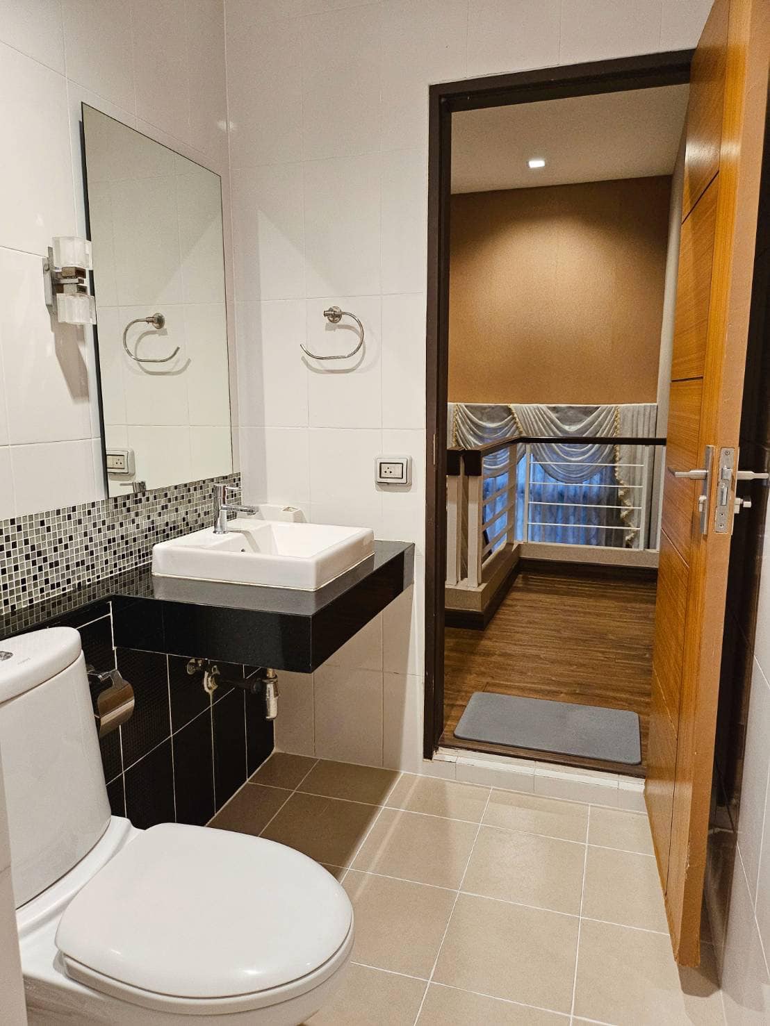 The Oriental (Regent) - Image 7