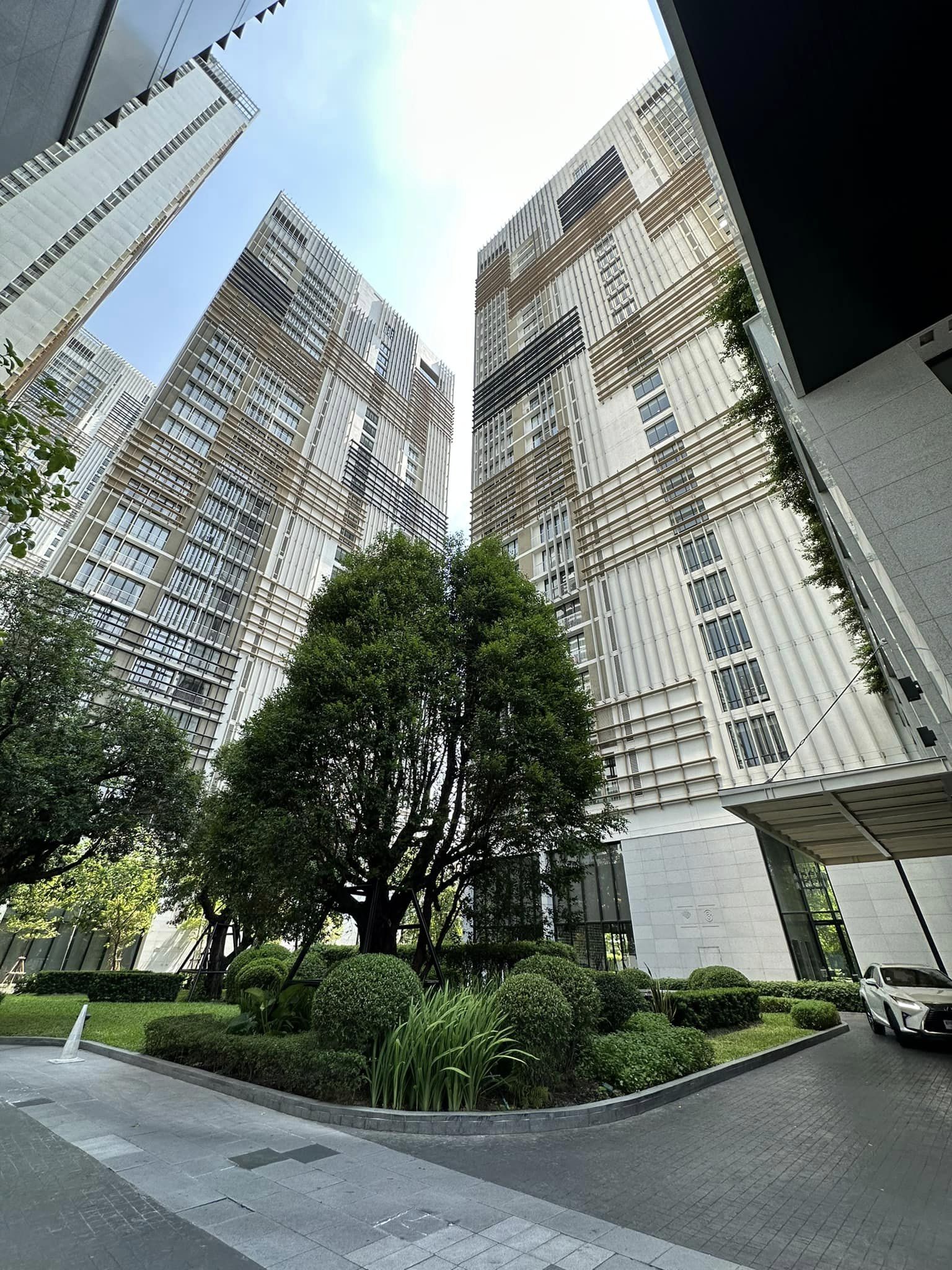 Park Origin Phrom Phong - Image 4